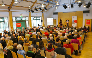 voller Saal in der Braunwahrthsmühle